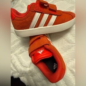 Adidas Suede Kids Dark Orange Sneakers Toddler 8
New! Never worn!